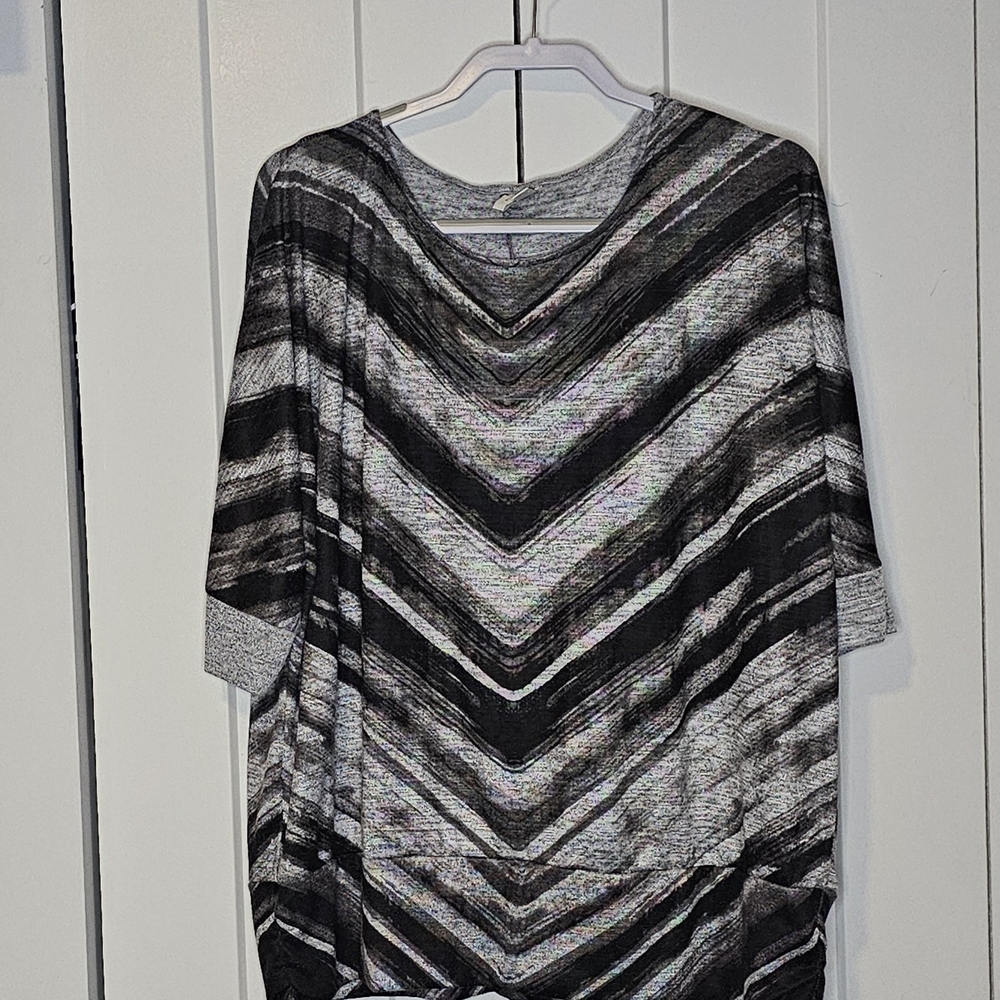 Chic Gray Knit Top 26/28W
